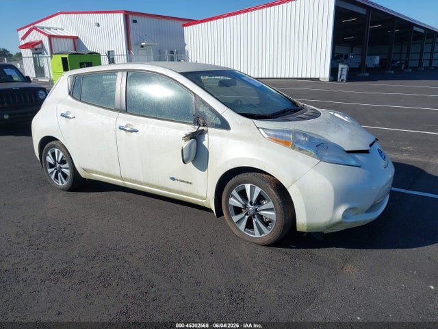Salvage Nissan LEAF Image