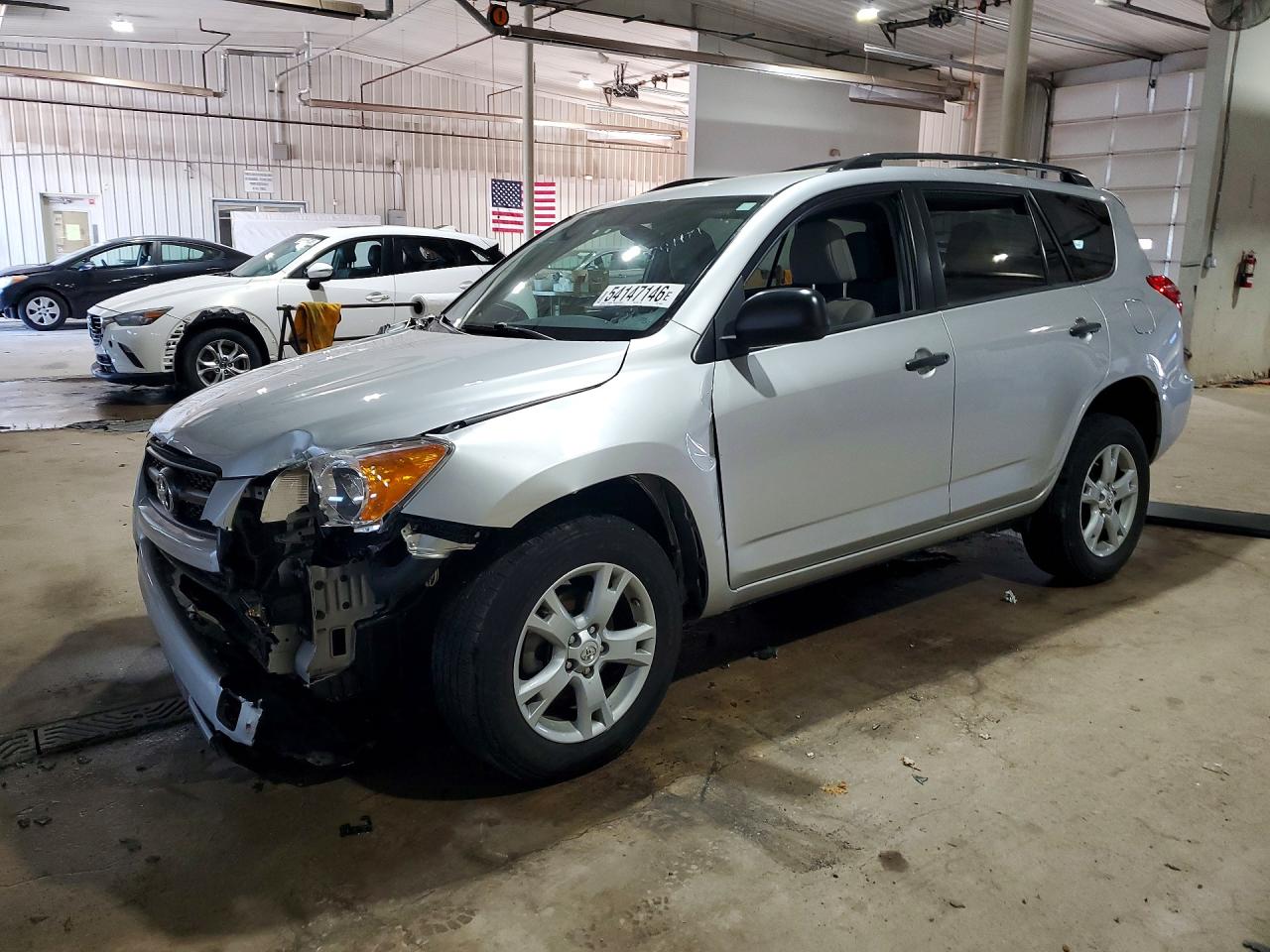 Salvage Toyota RAV4 Image