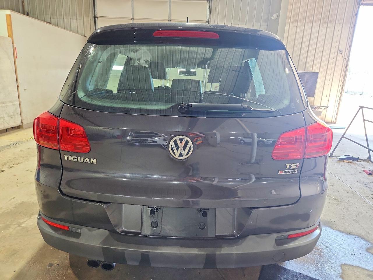 Volkswagen Tiguan S