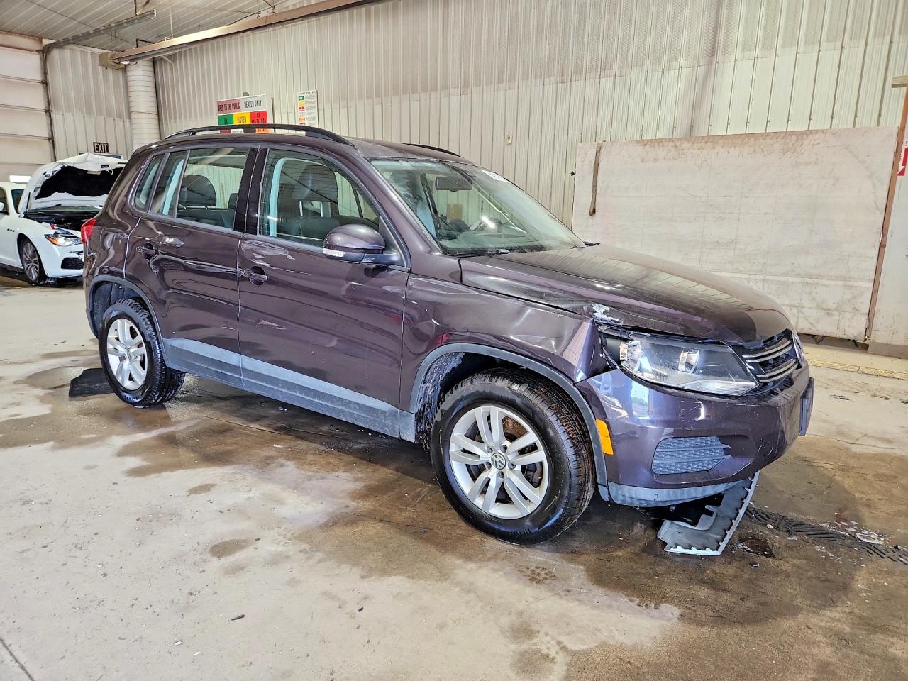 Volkswagen Tiguan S