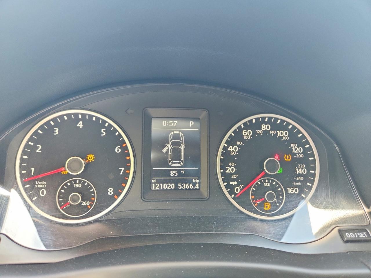 Volkswagen Tiguan S