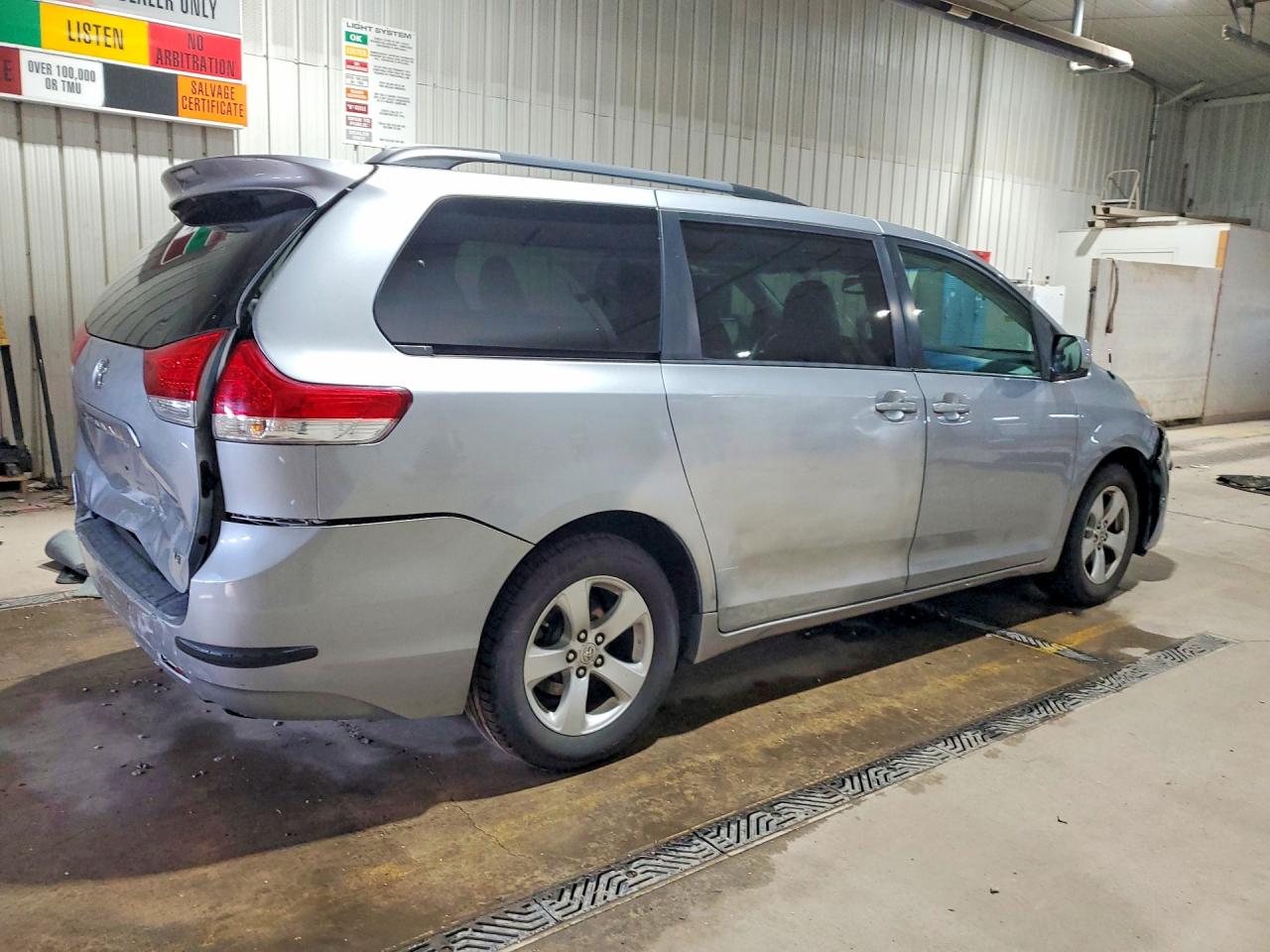 Toyota Sienna Le