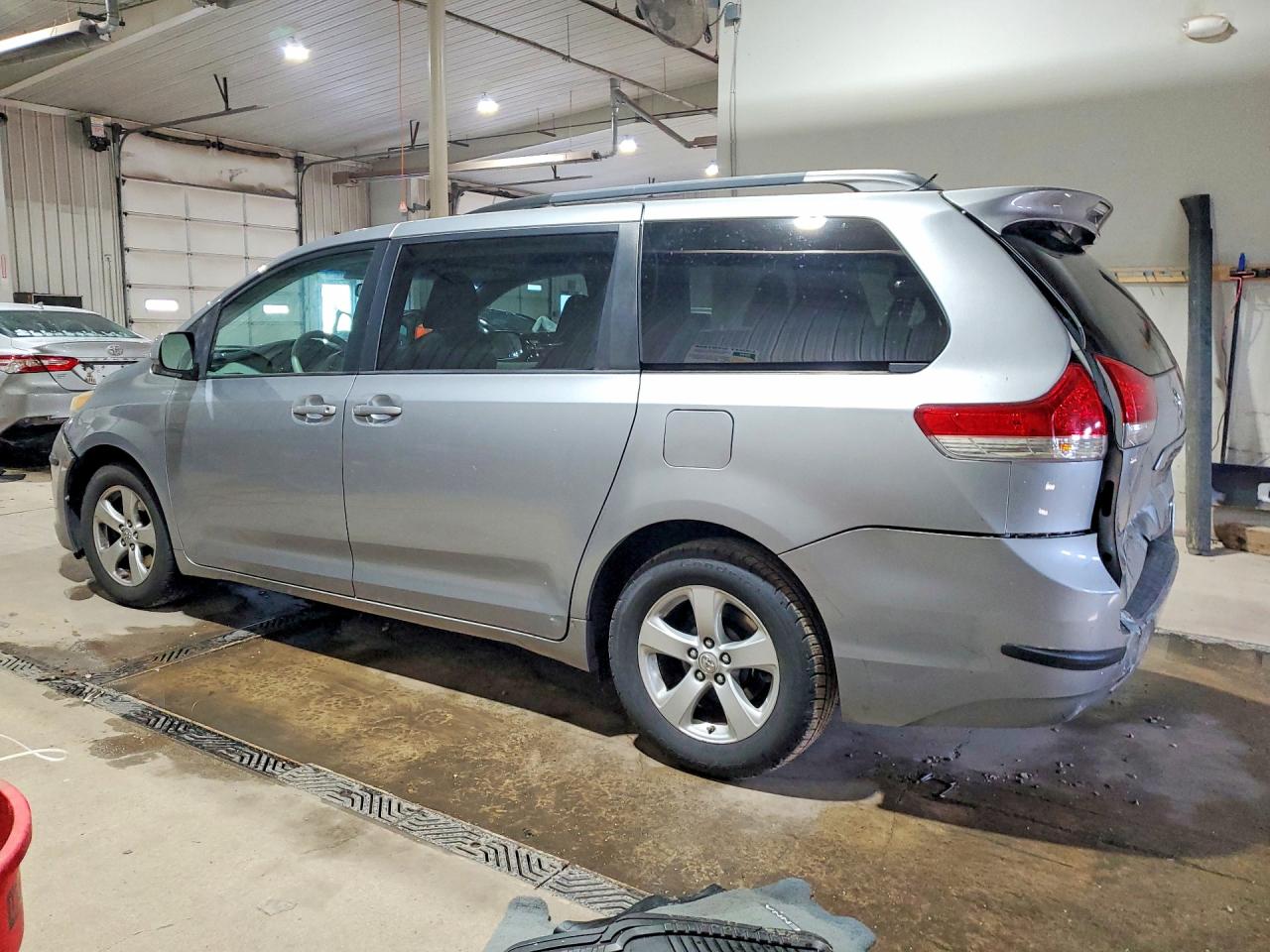 Toyota Sienna Le