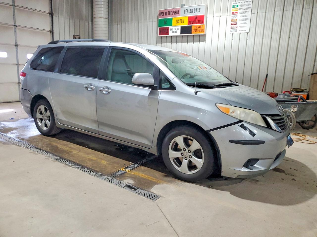 Toyota Sienna Le