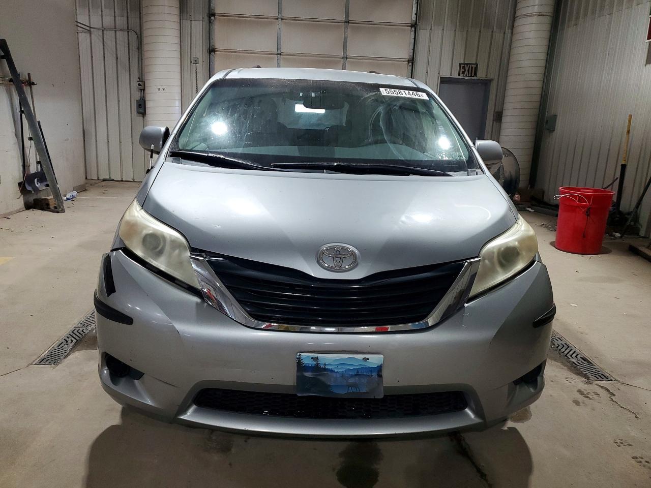 Toyota Sienna Le