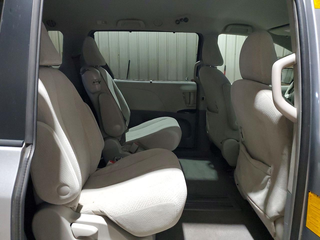 Toyota Sienna Le