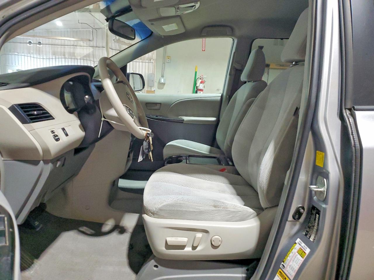 Toyota Sienna Le