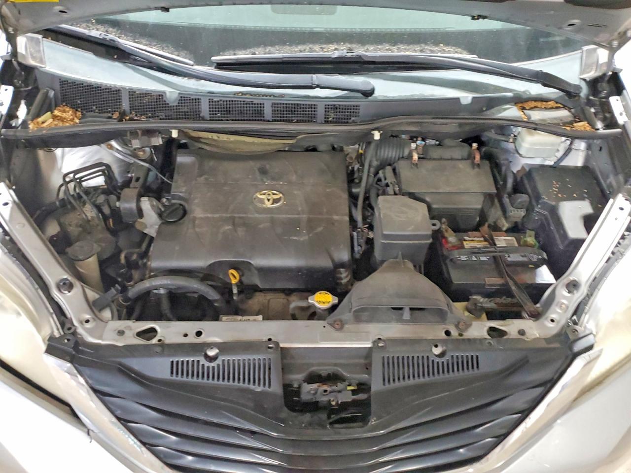 Toyota Sienna Le