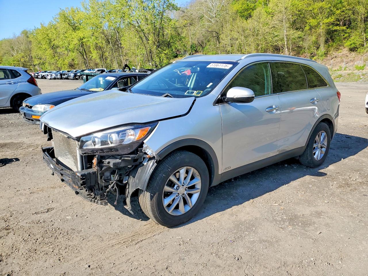 Salvage Kia Sorento Image