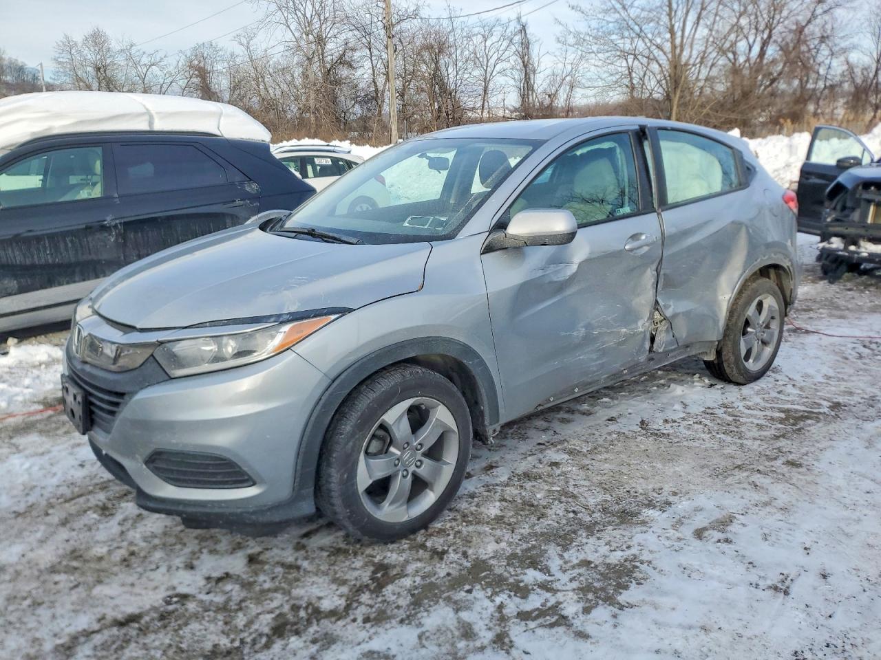 Salvage Honda HR-V Image
