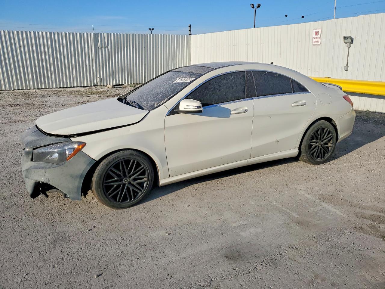 Salvage Mercedes-Benz Cla-class Image