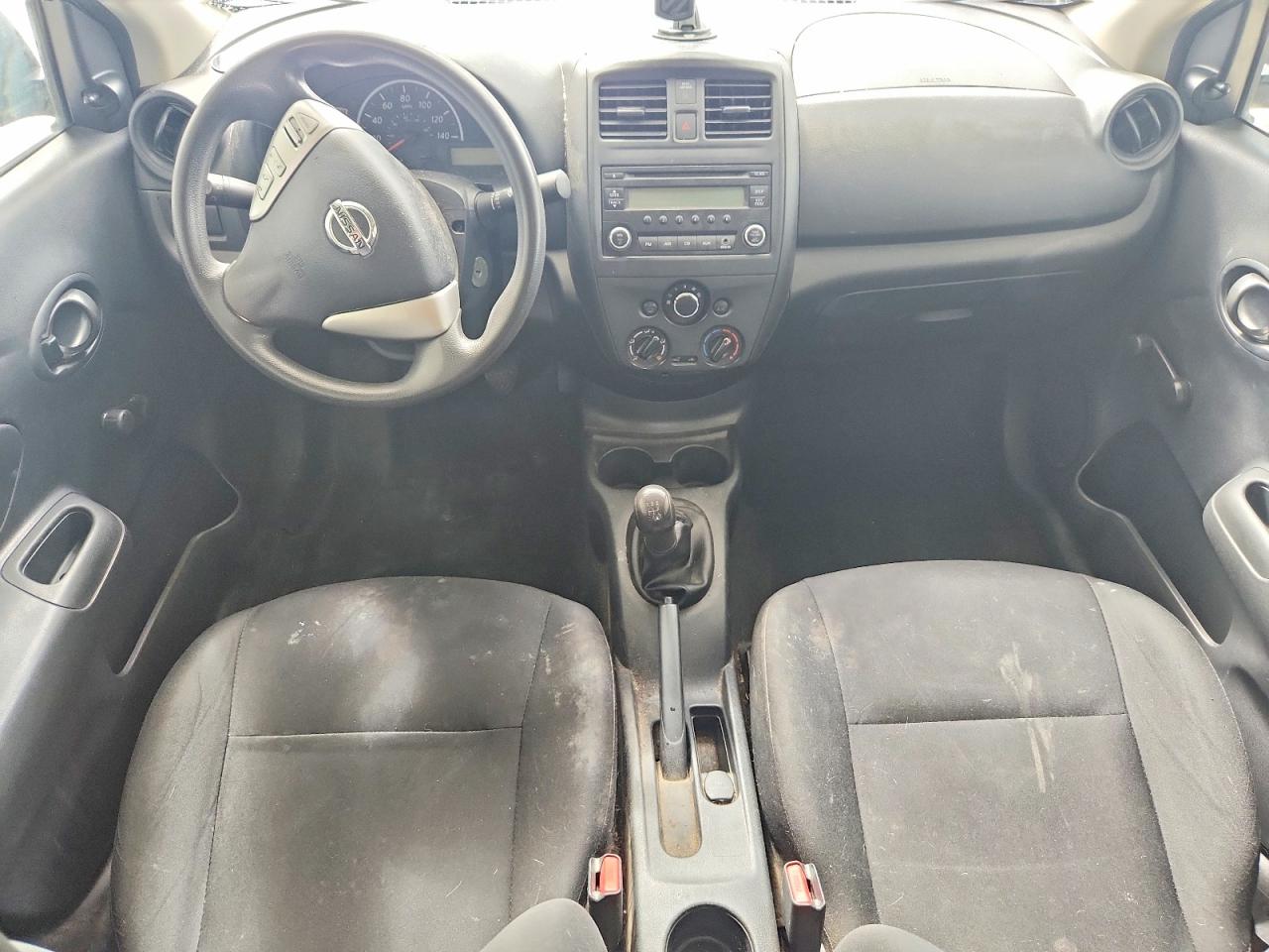Nissan Versa 1.6 S