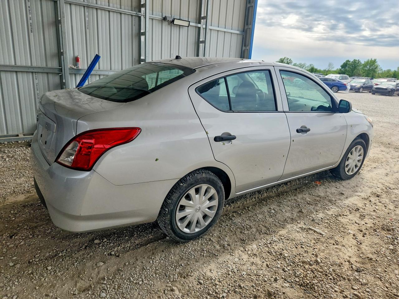 Nissan Versa 1.6 S