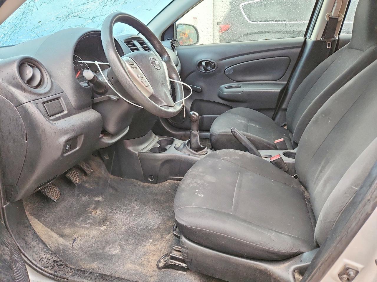 Nissan Versa 1.6 S