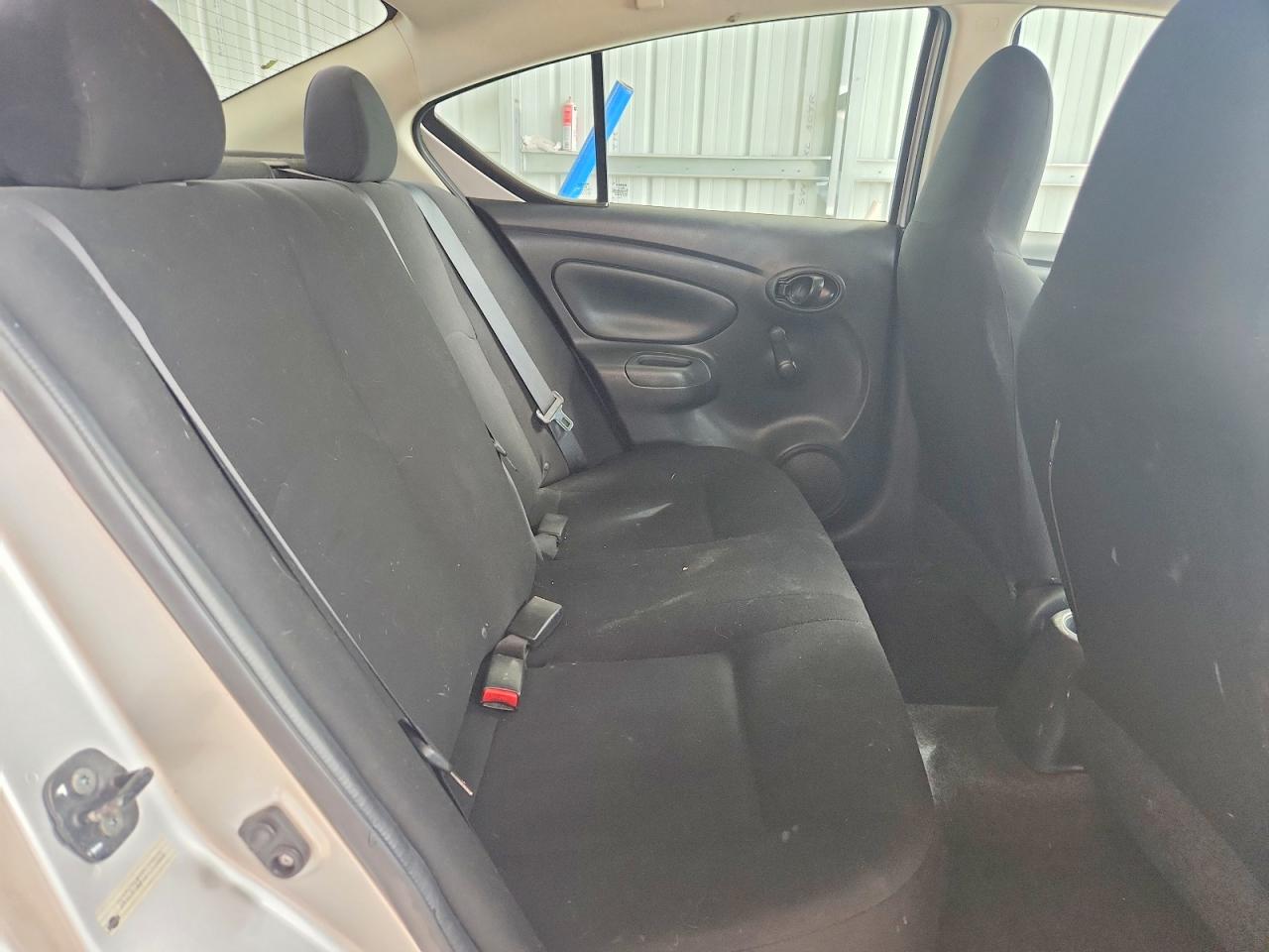 Nissan Versa 1.6 S