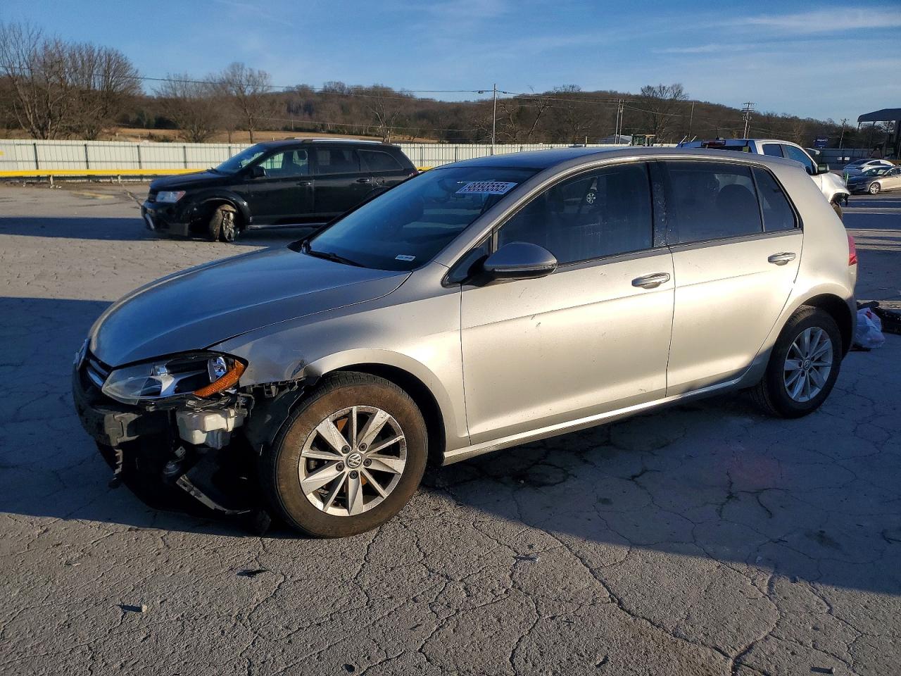 Salvage Volkswagen Golf Image
