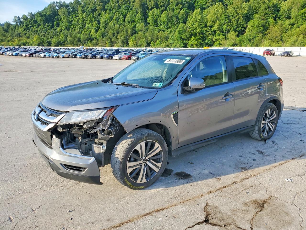 Salvage Mitsubishi Outlander Image