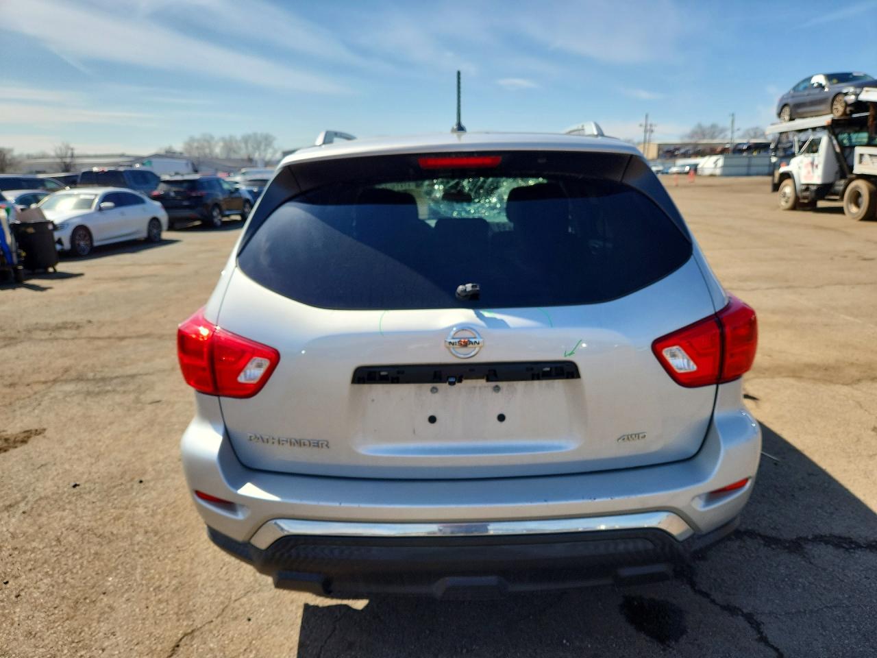 Nissan Pathfinder S