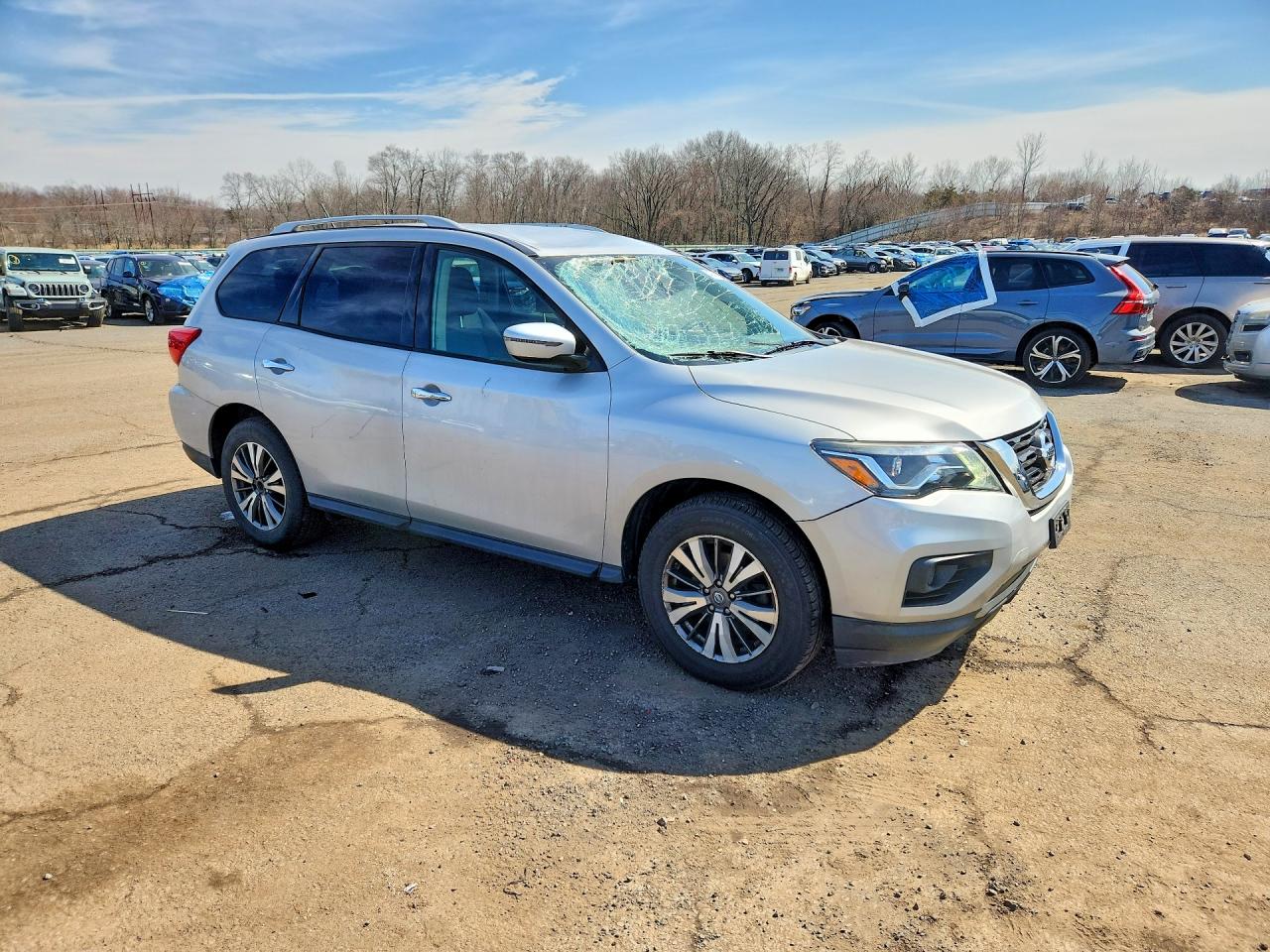 Nissan Pathfinder S