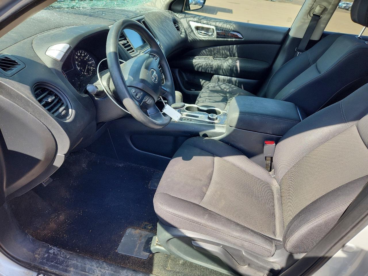 Nissan Pathfinder S