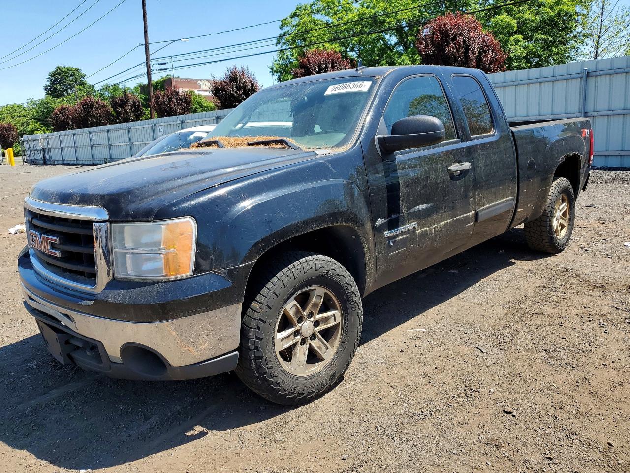 Salvage GMC Sierra Image
