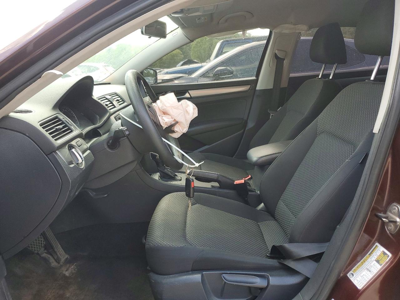 Volkswagen Passat S