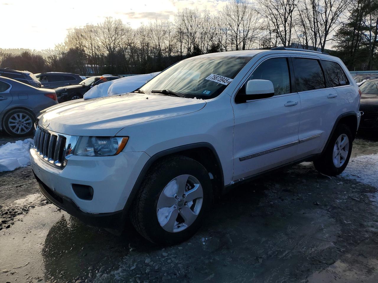 Salvage Jeep Grand Cherokee Image