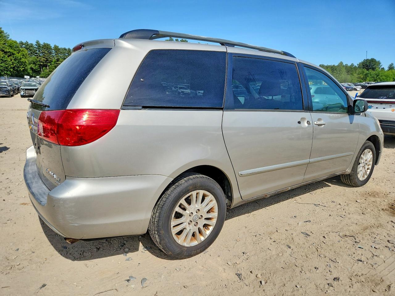 Toyota Sienna Le