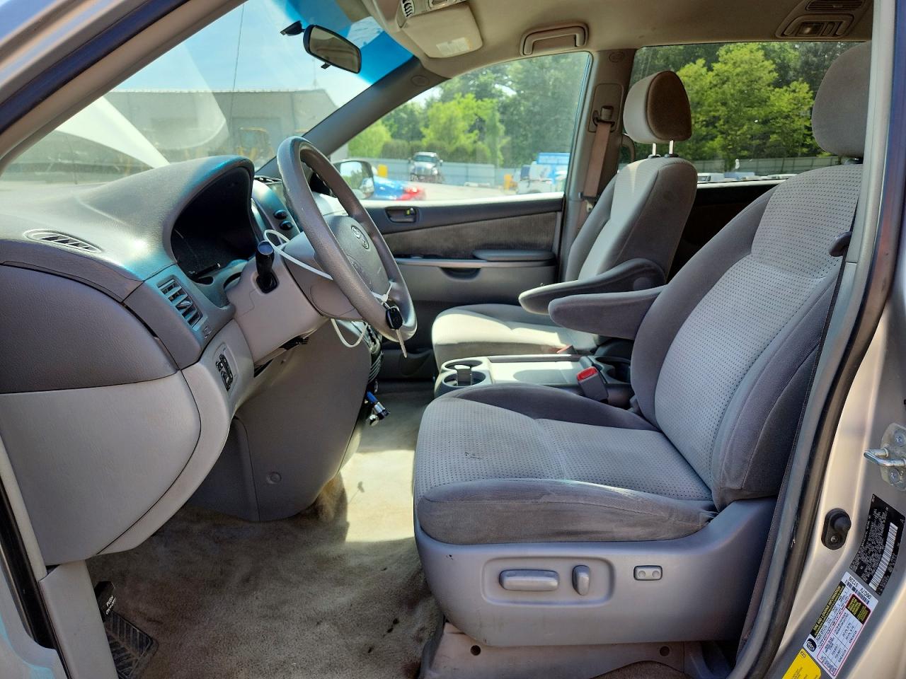 Toyota Sienna Le