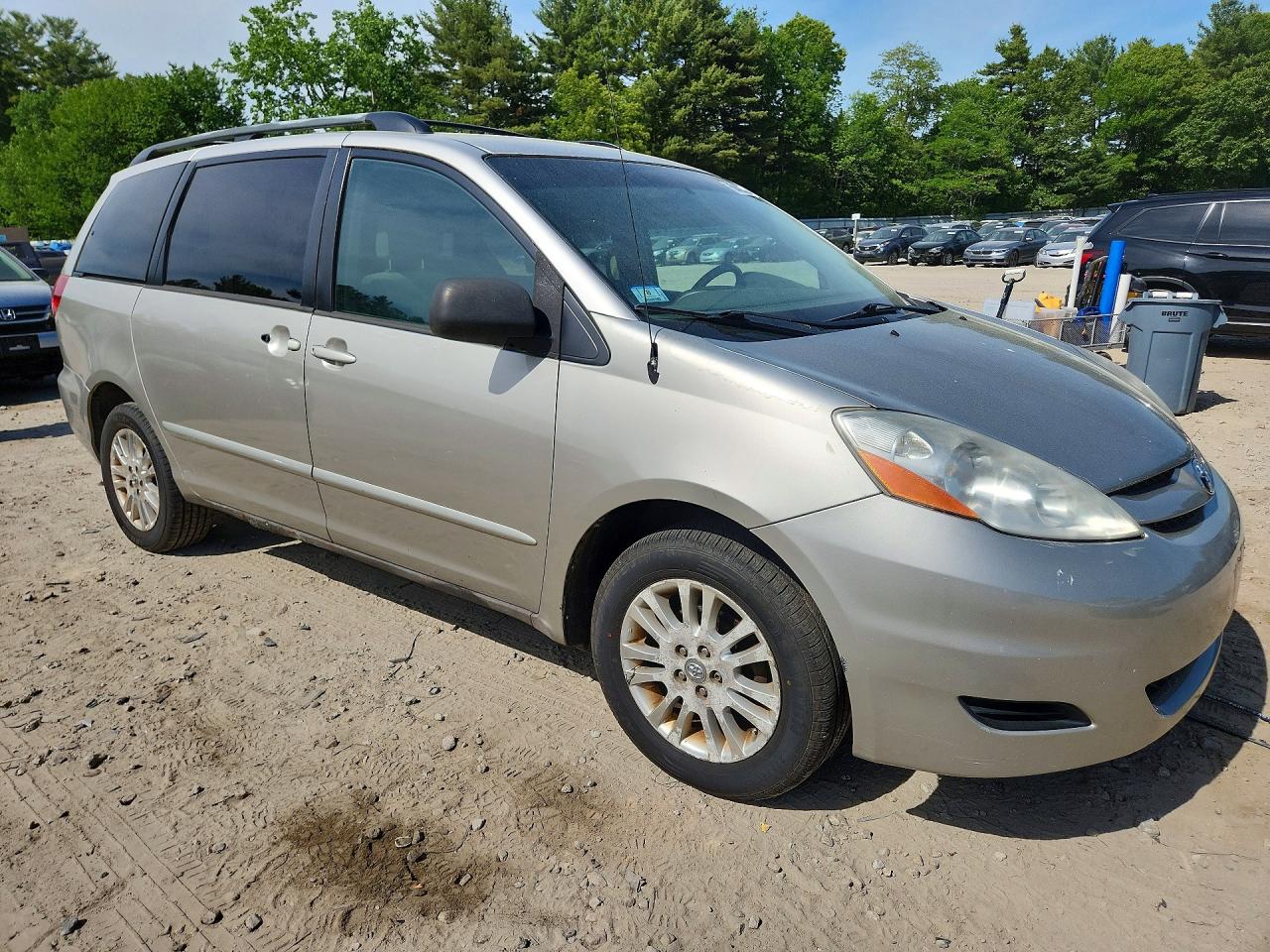Toyota Sienna Le