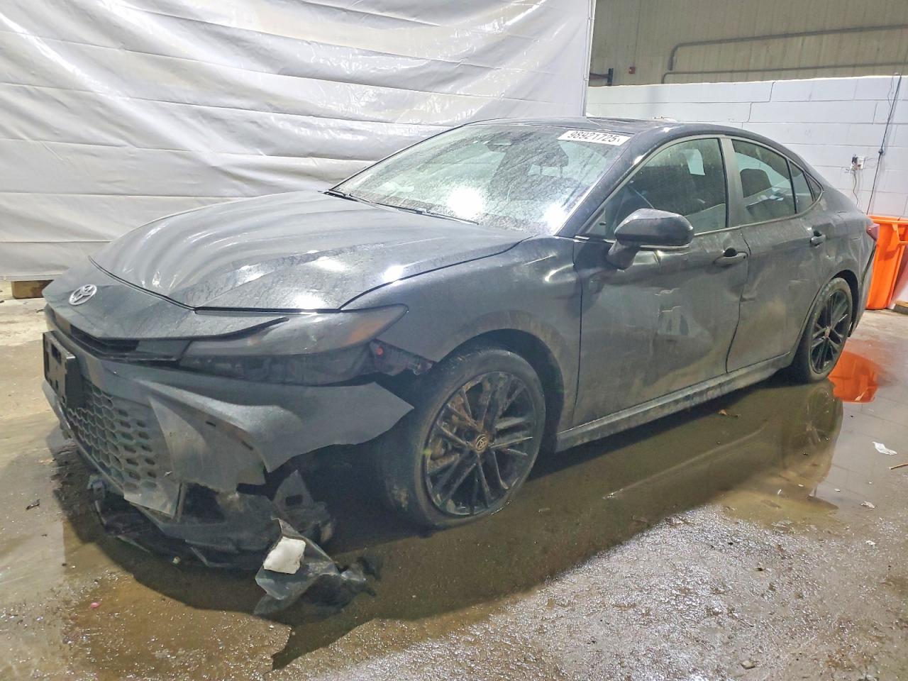 Salvage Toyota Camry Image