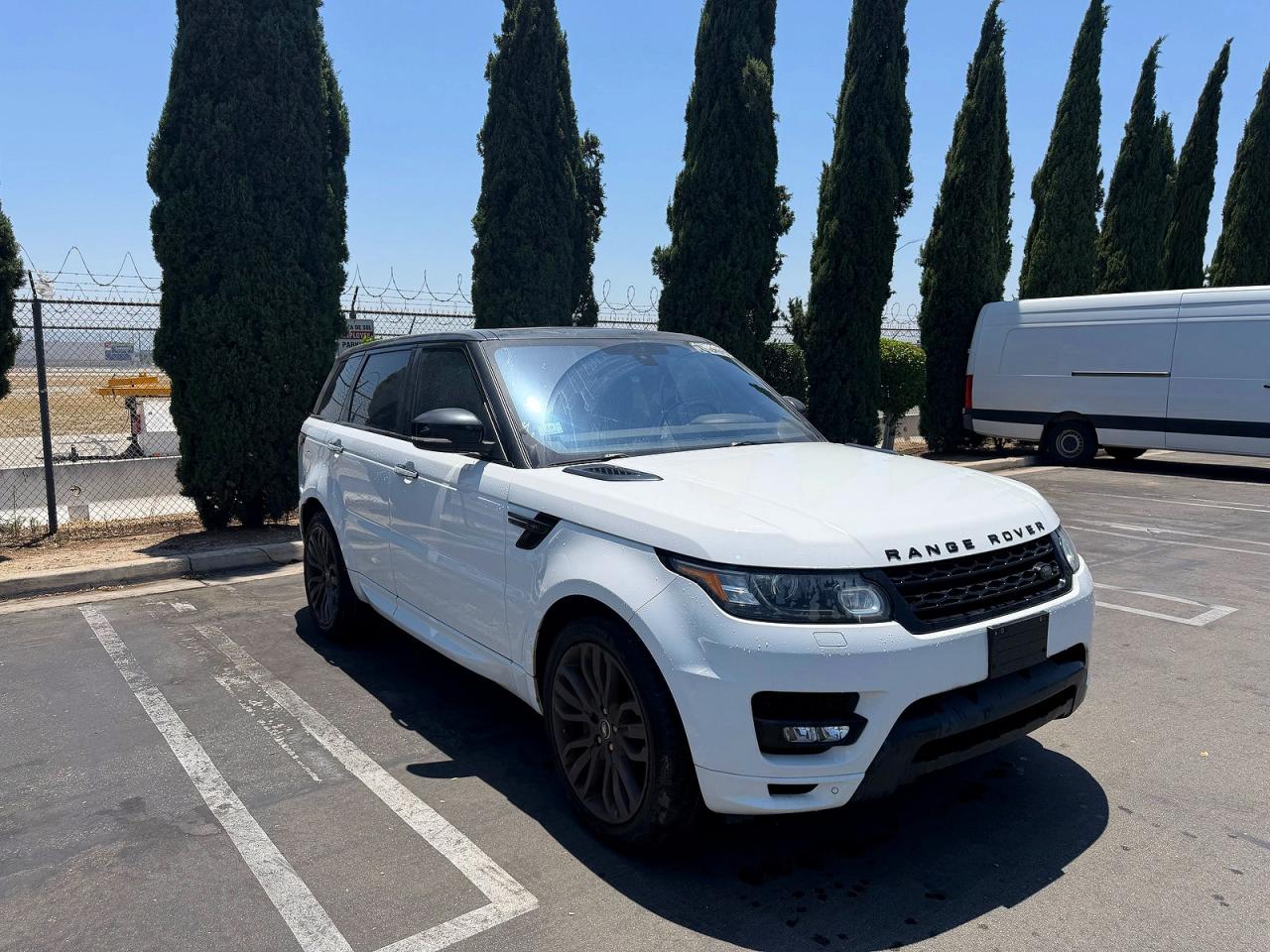 Salvage Land Rover Range Rover Image