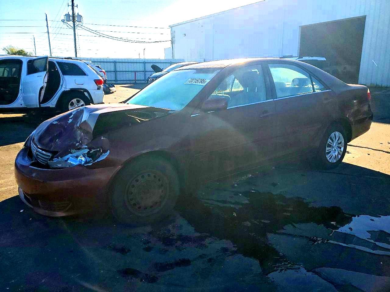 Salvage Toyota Camry Image