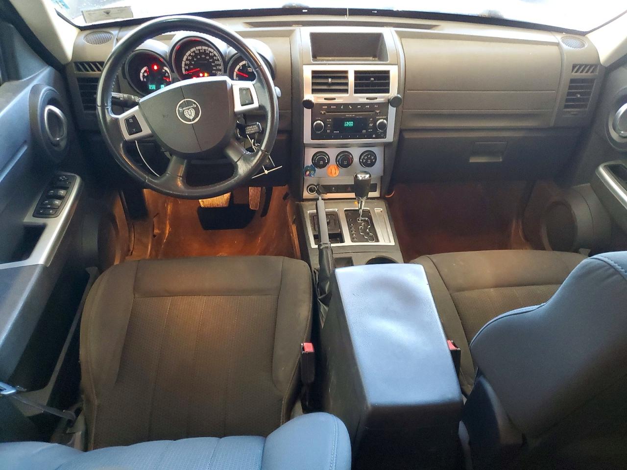 Dodge Nitro Sxt