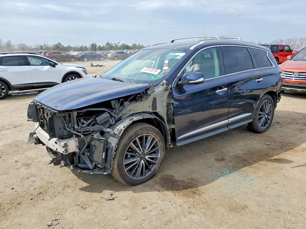 Salvage INFINITI Qx Image