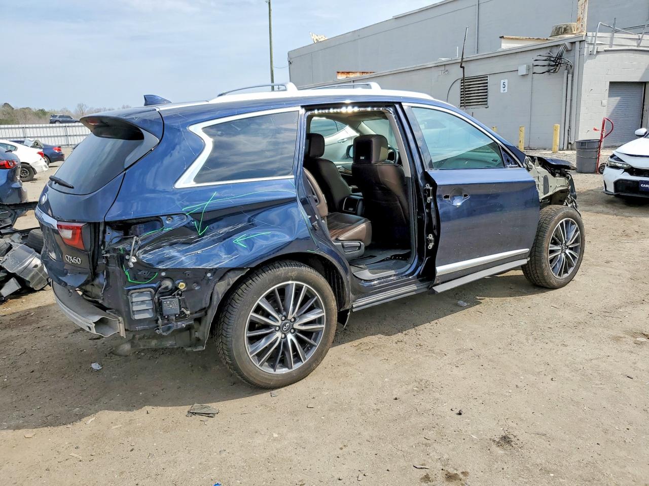 INFINITI Qx Luxe