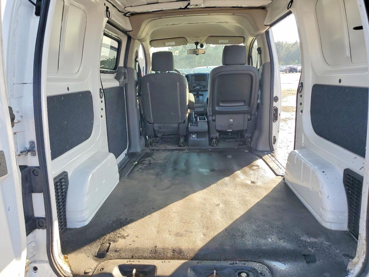 Nissan Nv