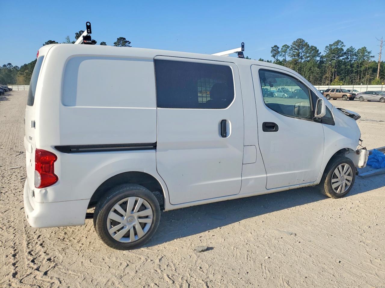 Nissan Nv