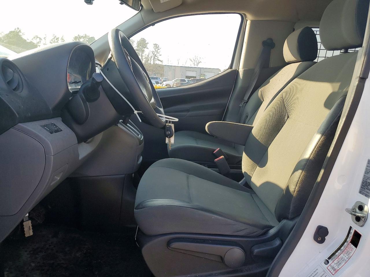 Nissan Nv