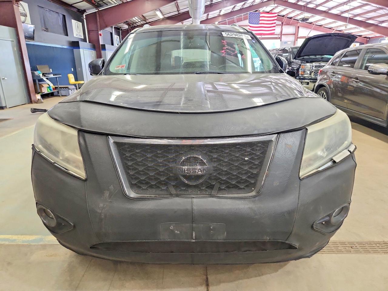 Nissan Pathfinder S
