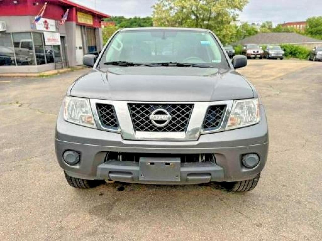 Nissan Frontier Sv