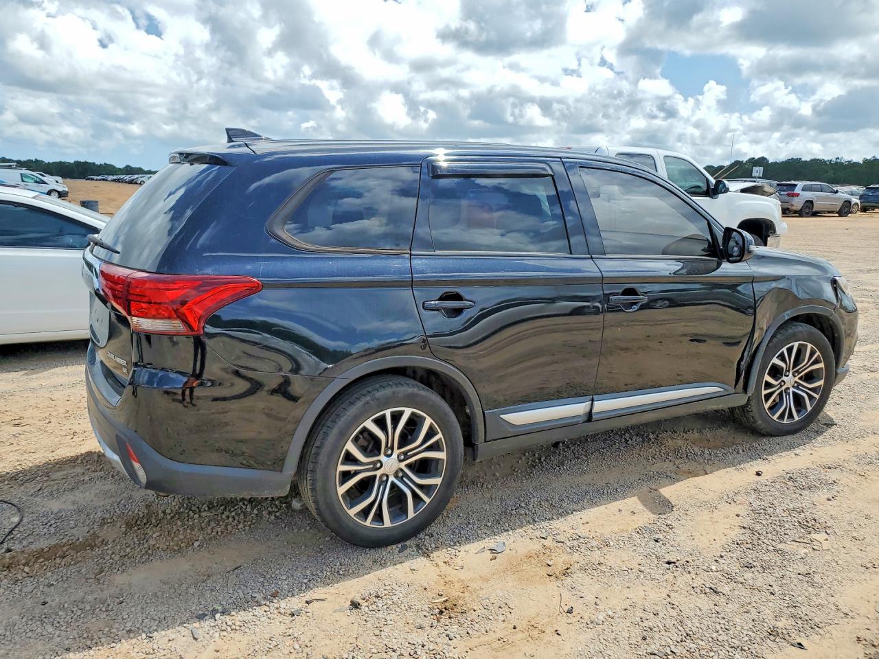 Mitsubishi Outlander Se