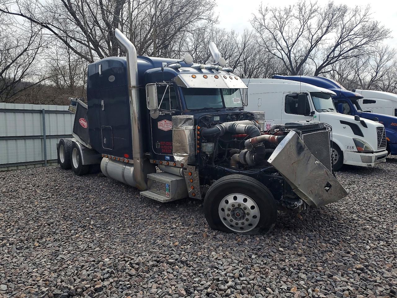 Salvage Peterbilt 379 Image