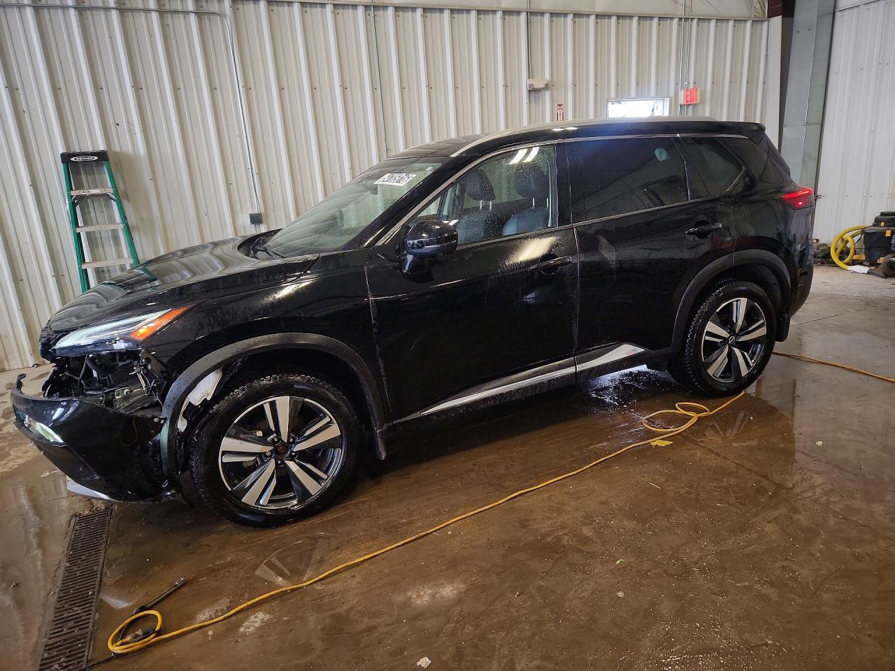 Salvage Nissan Rogue Image
