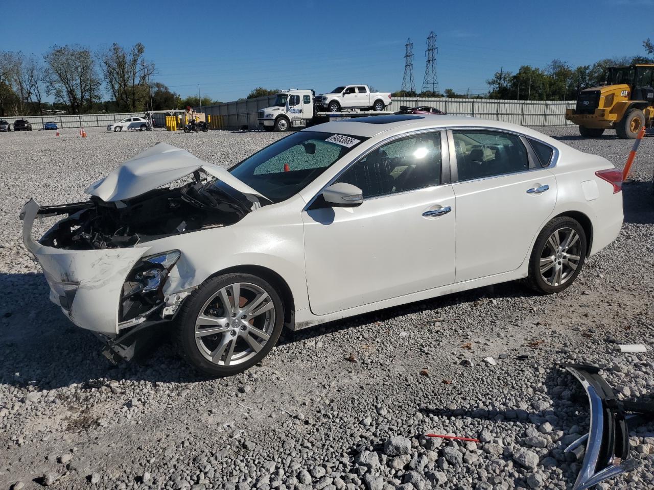 Salvage Nissan Altima Image