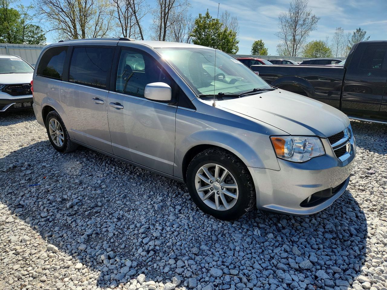 Dodge Caravan Sxt