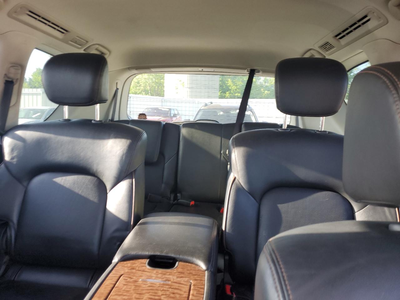 Nissan Armada Platinum