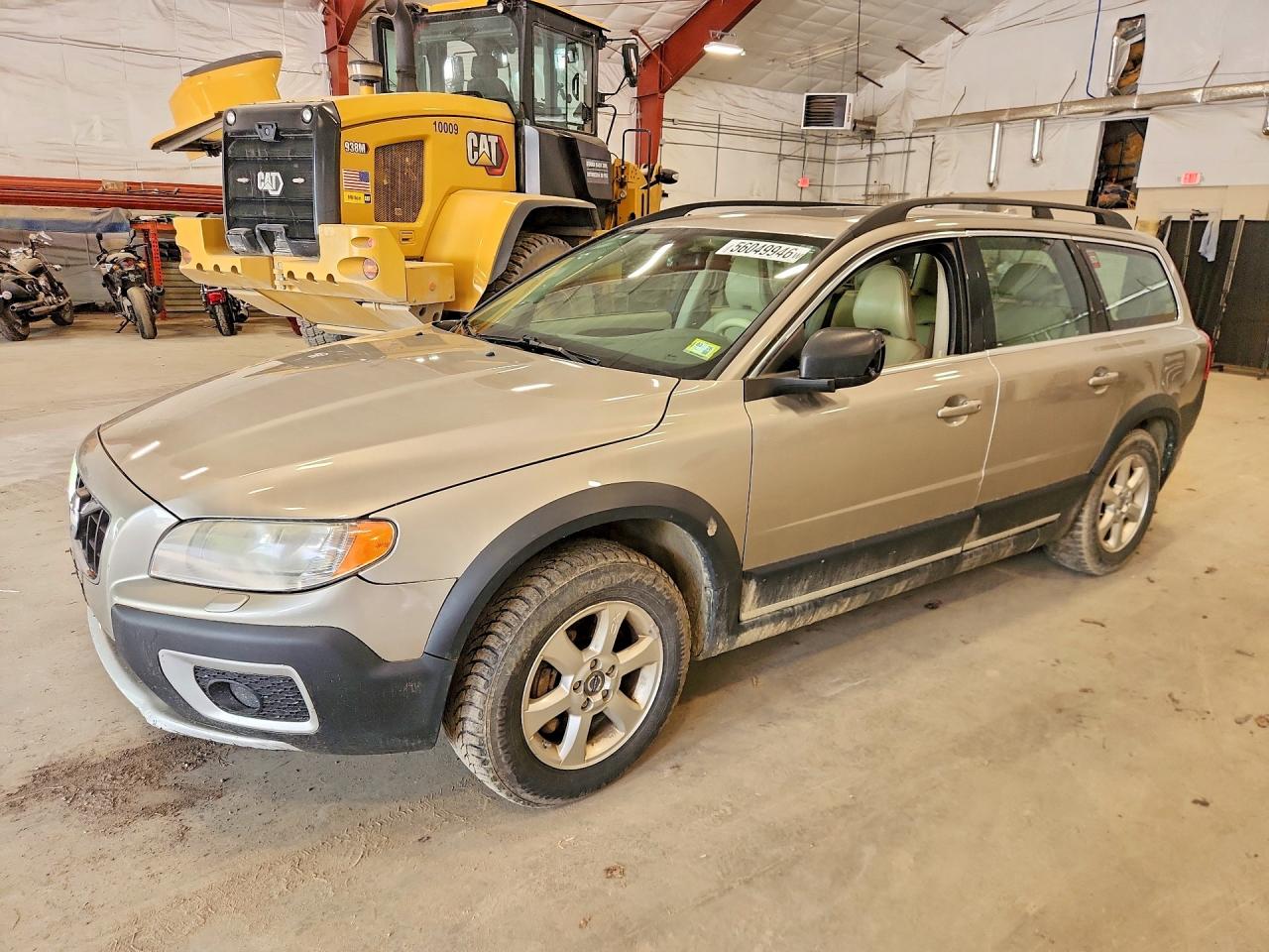 Salvage Volvo XC70 Image