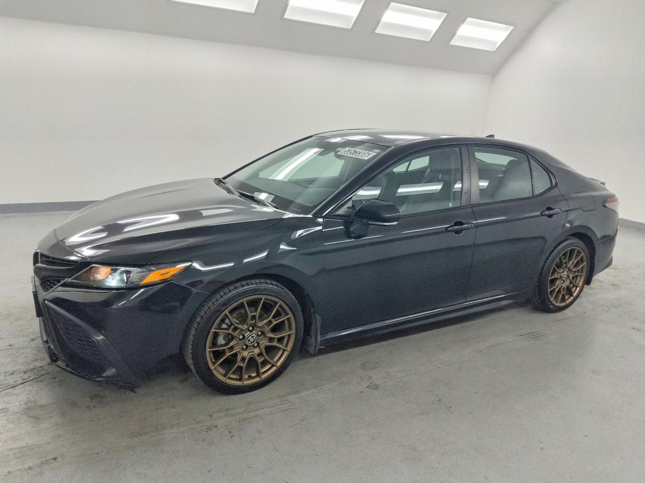 Salvage Toyota Camry Image