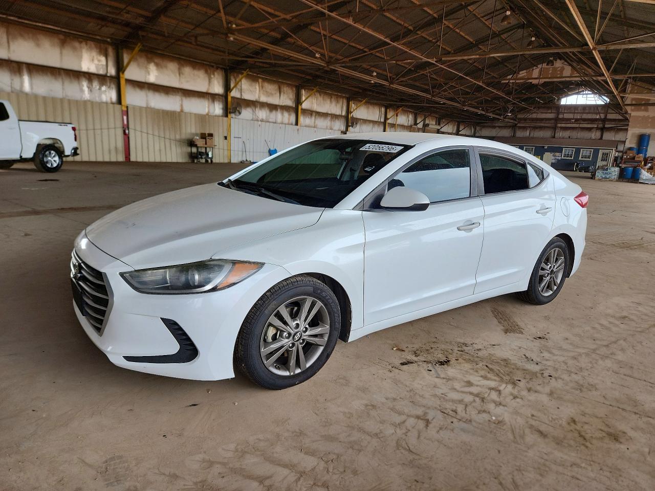 Salvage Hyundai ELANTRA Image